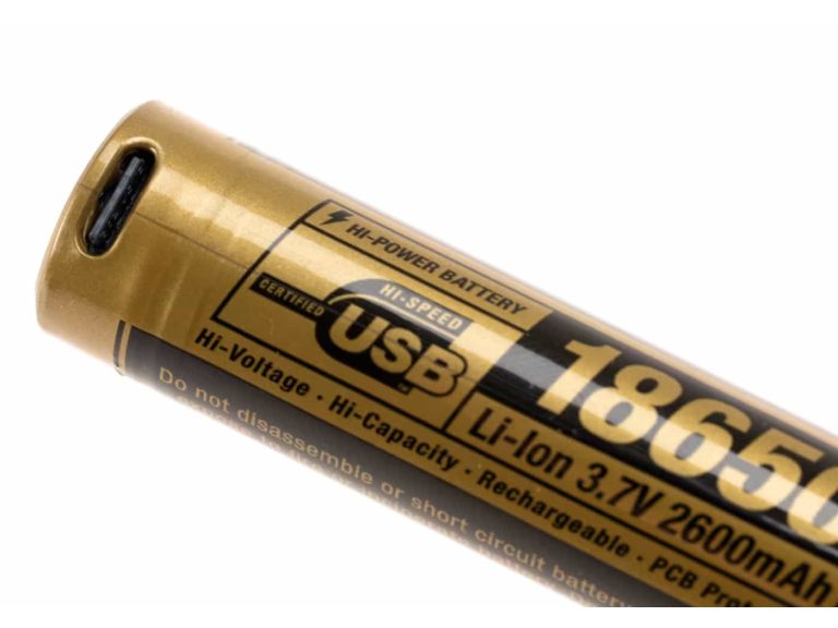 Bateria Li-Ion 18650 Clawgear 2600mah 3.7v Micro-USB