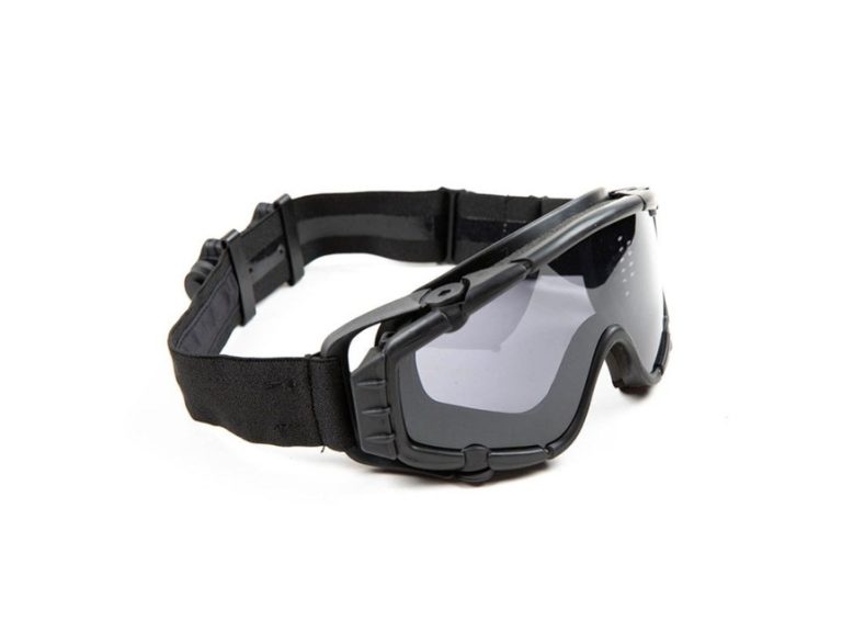Perfil lateral de las gafas FMA con ventilador negras