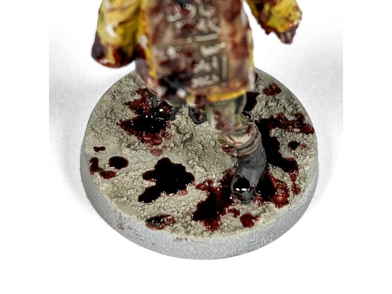 Miniatura de Warhammer con efecto sangre miniaturas en peana