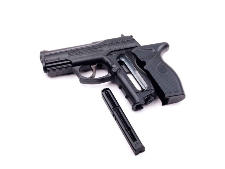 Detalle del cargador de la pistola Crosman C11
