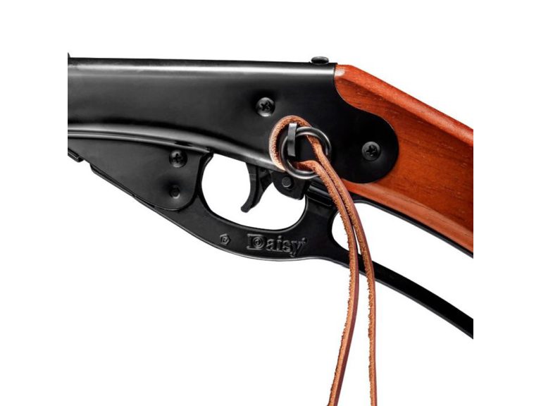 Detalle de la culata de madera Daisy Adult Red Ryder