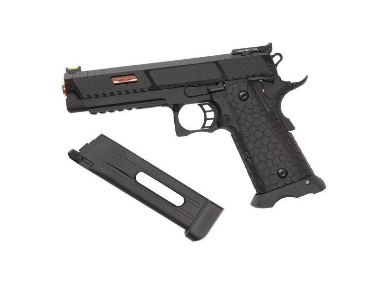 STI Combat Master 2011 John Wick vista lateral