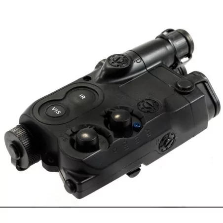 Portabaterías AN/PEQ 16 Negro Dummy, ideal para guardar baterías o como accesorio decorativo.