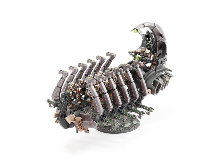 Miniatura Arca Fantasma Necrona montada en peana