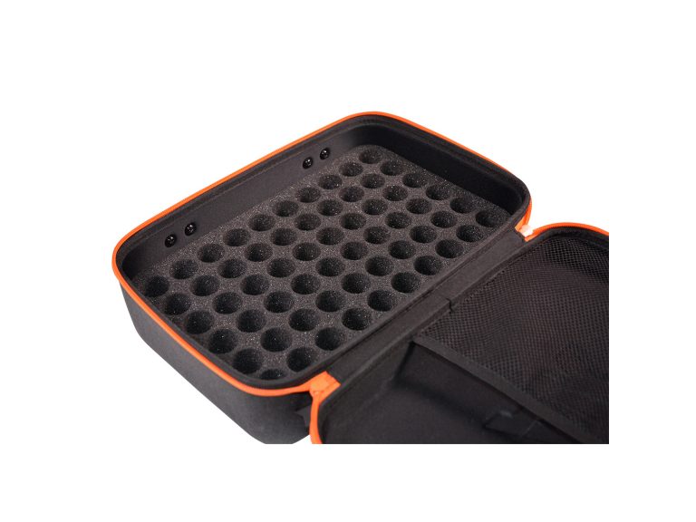 Estuche para Transporte de Pintura AK abierto con espuma