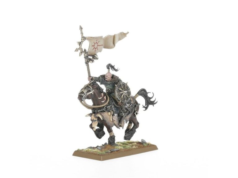 Jinete Chaos Marauder Horsemen con estandarte montado.