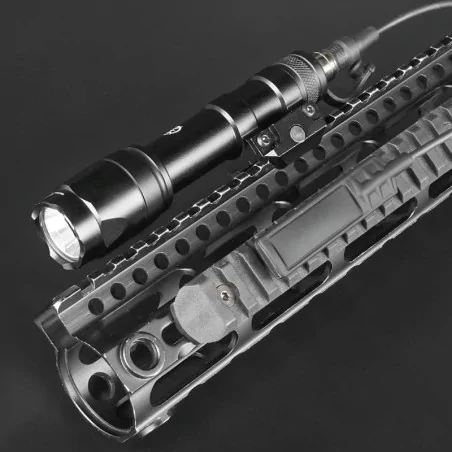 LINTERNA TACTICA WADSN M600C NEGRA