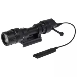 Linterna táctica Element M952V negra, 380 lúmenes, potente y resistente.