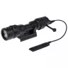 Linterna táctica Element M952V negra, 380 lúmenes, potente y resistente.