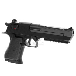 Vista frontal de la pistola Desert Eagle Cyma CM121 negra