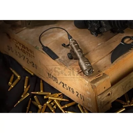 Linterna M600C ULTRA 450 Lumenes Scout Weaponlight Tan - Night Evolution