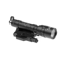 Linterna táctica M620 Ultra Scout Night Evolution, potente y duradera.