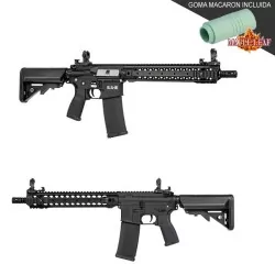 Replica Specna Arms SA-E06 EDGE Carbine negra de alto rendimiento para airsoft.