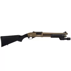 Escopeta Velites Ferrum S-IX Tan Secutor táctica con linterna estroboscópica.