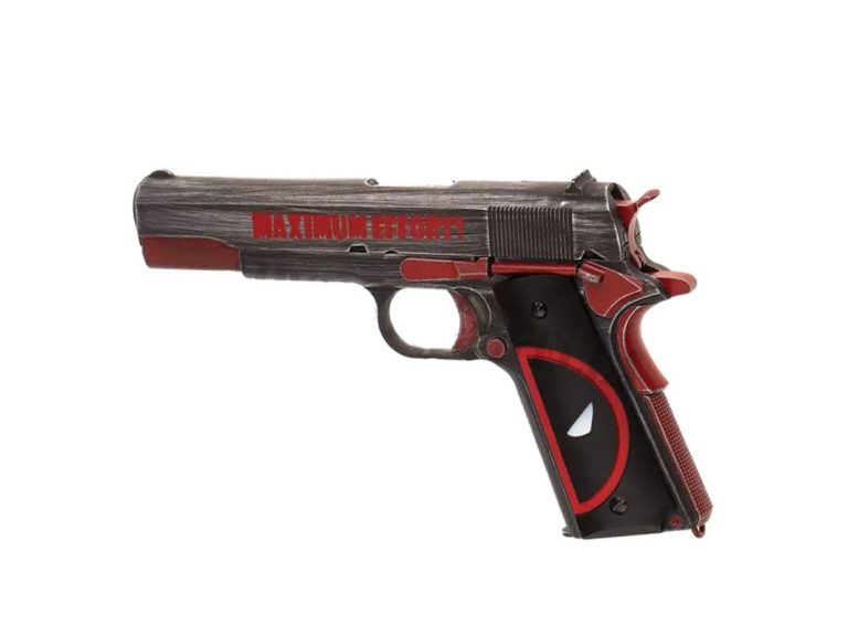 Pistola 1911 Armorer Works NE2201 Deadpool GBB con diseño temático.