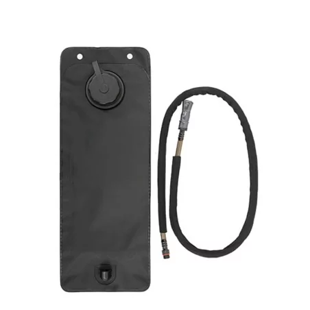 Bolsa de hidratación 8Fields Negra 2.5 Litros para actividades al aire libre