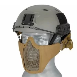 Máscara rejilla + tela para casco Tan con ventilación eficaz y diseño táctico.