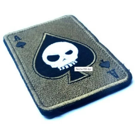Parche As de Picas OD con velcro y diseño táctico en verde oliva.