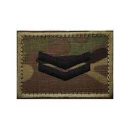 Parche F118 Multicam con bordado de alta calidad y velcro resistente.
