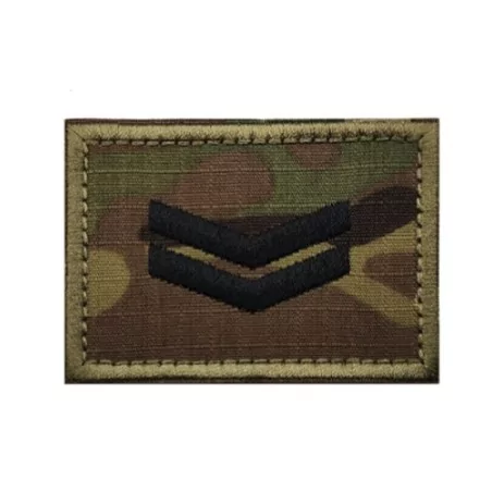 Parche F118 Multicam con bordado de alta calidad y velcro resistente.