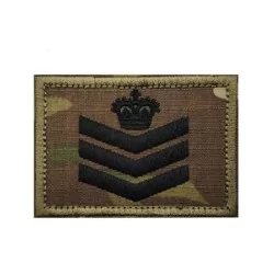 Parche F118 Multicam Galones con bordado de alta calidad y velcro para fijación segura.