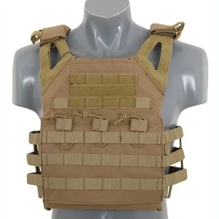 Chaleco JPC Tan con placas balísticas y estructura táctica ligera