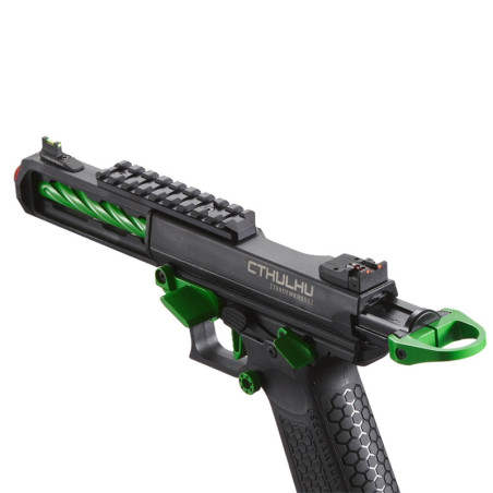 Pistola de airsoft Lancer Tactical Cthulhu GBB en color verde, mostrando su compensador y agarre ergonómico