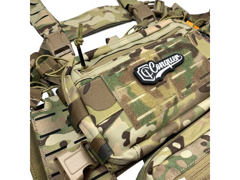 Chaleco Chest Rig Conquer Titan multicam detalles camuflaje